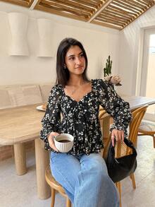 Serisse Women's Sweetheart Collar Long Sleeve Floral Ruffle Hem Casual Elegant Blouse - Black - View 3