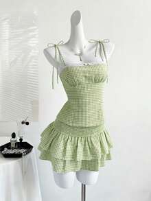 Sweetra 春夏女士花卉格纹印花吊带背心和荷叶边迷你裙两件套，休闲浪漫度假装 - 綠色 - 查看 3