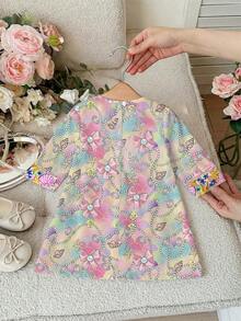 粉色花卉阿拉伯长袍，优雅花卉领口，休闲简约的传统长袖阿拉伯连衣裙，适合春夏穿着，优雅端庄的长袖连衣裙，祈祷长袍，舒适休闲，度假风，端庄的卡夫坦长袍，女婴阿拉伯长袍，女婴贾拉比亚长袍，女婴服装，女婴阿拉伯服装，女婴服装，女婴情人节套装 - 彩色 - 查看 2