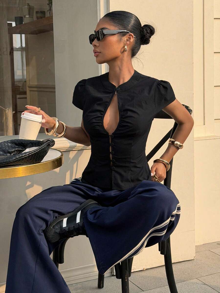 Muchica 女士纯色立领镂空休闲百搭日常短袖衬衫，春季女装 - 黑色 - 查看 1