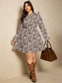 Elaquor 度假风休闲加大码女式碎花荷叶领长袖休闲连衣裙，花卉/情人节春夏风格。 - 卡其色 - 查看 5