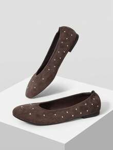 MOTF 女士铆钉圆头平底鞋 情人节春季鞋履 - 咖啡棕 - 查看 10