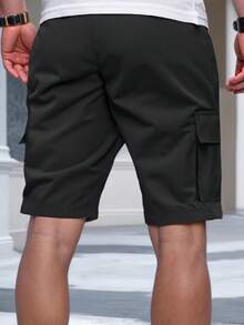 Manfinity Homme 男士休闲弹力腰多口袋工装短裤，适合日常休闲穿着、周末外出、旅行、与朋友聚会等场合。这款百搭短裤是男士衣橱必备单品，也是送给男友或丈夫的绝佳礼物。 - 黑色 - 查看 2