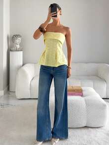 Siren Gaze 女士黄色花卉压花无肩带荷叶边上衣，甜美夏日风情 - 淡黃色 - 查看 4