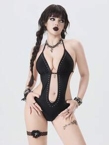 ROMWE Goth 26SS 哥特朋克前卫性感连体泳衣，街头酷炫铆钉装饰，精致十字架金属吊坠，蝴蝶结装饰，可调节抽绳，性感侧边镂空，黑色，优雅浪漫，性感尤物，适合海滩、海岛度假、假期、派对、日常穿着 - 黑色 - 查看 1
