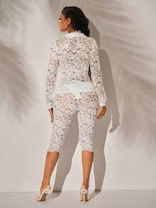 Radiana 女士性感优雅白色透视修身蕾丝两件套，喇叭袖蕾丝上衣搭配低腰紧身七分裤，适合夜晚、约会、派对、夜店、节日、度假、海滩等场合。 - 白色 - 查看 2