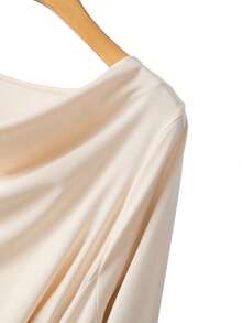 GlowEve CURVE 大码女式纯色荷叶边领口腰部褶皱优雅收腰连衣裙，适合度假和派对穿着，长袖 - 杏色 - 查看 4