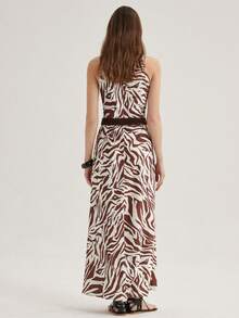 Aveloria Modichic Vestido con estampado de cebra marrón sobre base blanca, con costura suave y acabado, de estilo moderno y fashion, adecuado para discoteca, cita, fiesta de verano, picnic, uso diario, con elemento de estampado animal, ligero y entallado - Marrón - Ver 2
