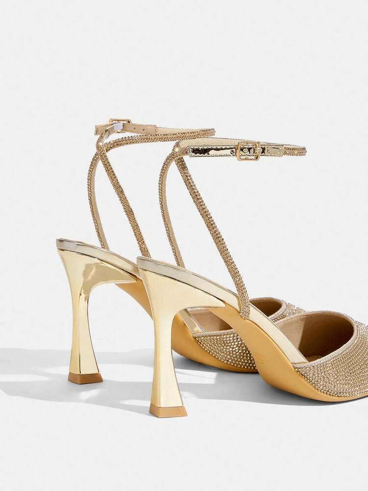 CUCCOO TILAWA Women Pumps