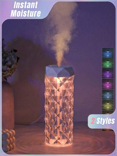 一款USB供电的大容量亚克力水晶加湿器，可用作USB小夜灯、台灯和水晶氛围灯。适用于卧室和家居的小型香薰机（请勿使用油性香水或香精）。盖子不防水。RGB七色自动变色，长按即可固定颜色。