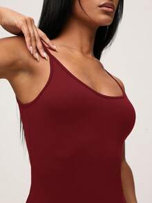 SHEIN BASICS 纯色吊带修身休闲晚宴约会连衣裙/夏季/夏季连衣裙 修身连衣裙 女士连衣裙 - 酒紅色 - 查看 6