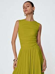 Aveloria Modichic White Minimalist Sophisticated Pleated Crew Neck Sleeveless Dress - Green - View 6