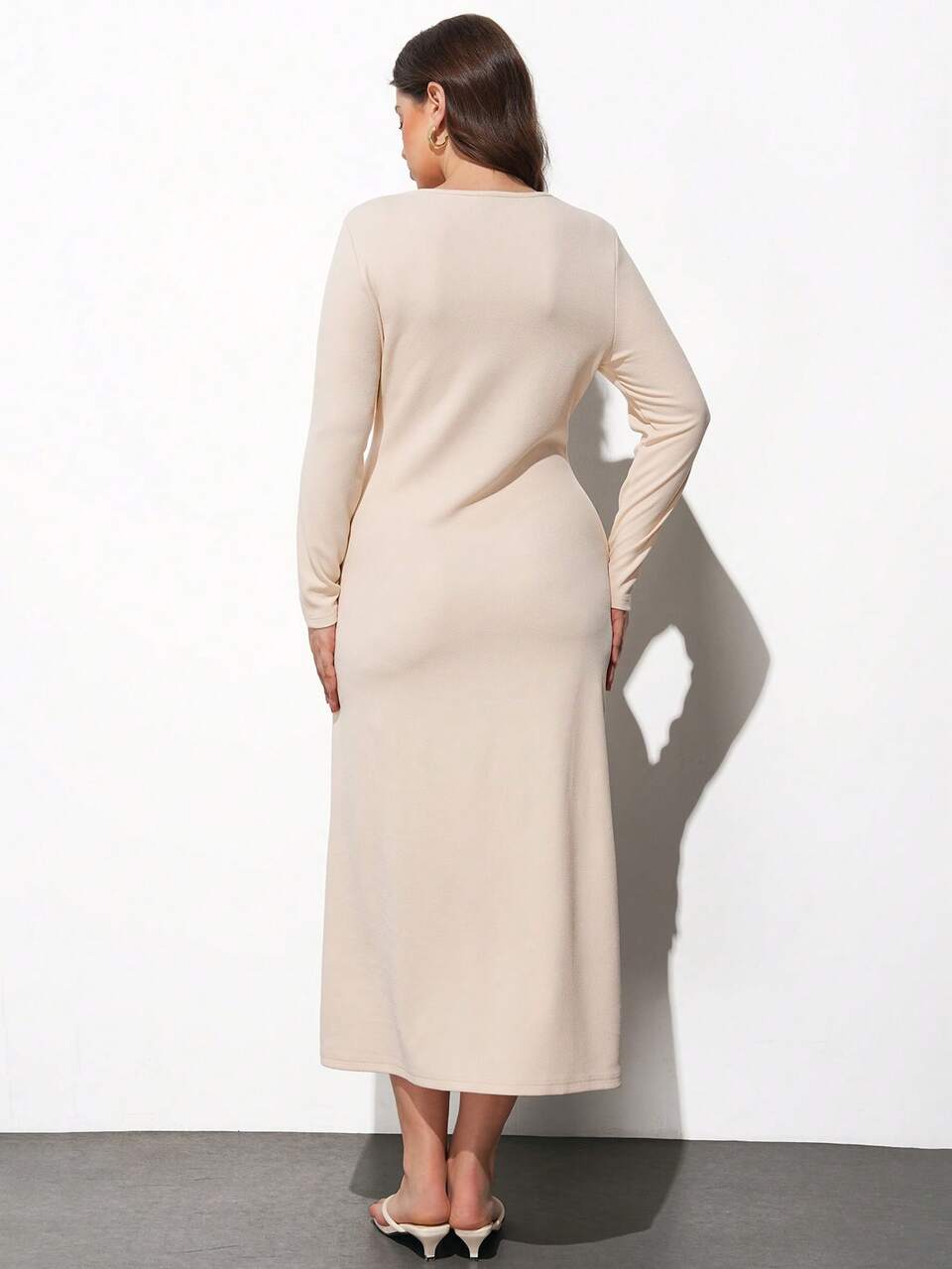 SHEIN Maija Plus Size Women's Slit Bodycon Dress, Elegant Long Sleeve Midi Dress For Autumn, Peach Business Casual Twist Front Ruched Nude Cream Outfit