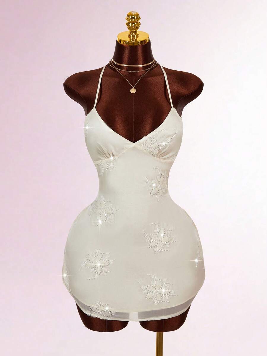 Amplova 女士露背迷你连衣裙，饰有串珠刺绣，挂脖交叉肩带，性感前卫 - 白色 - 查看 1