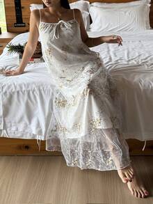 DAZY 夏季度假浪漫刺繡網紗寬肩帶女款睡裙睡衣 - 白色 - 查看 1