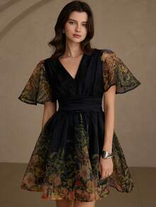 Aveloria Rosie Đầm tay ngắn cổ chữ V thắt eo, chất liệu organza, họa tiết hoa nhí, phong cách nghỉ dưỡng ngọt ngào mới. - Nhiều màu - Xem 5