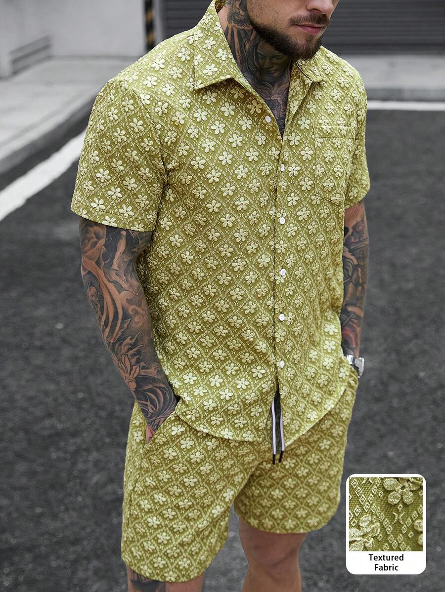 Manfinity CasualCool 男士夏季度假提花短袖纽扣衬衫短裤套装,男士复古风,日常休闲,周末旅行,户外活动,探险旅行,轻松工作环境或半正式场合,男友/丈夫礼物,周年纪念/生日礼物,派对夏季假期,婚礼,春夏交替,狂欢节,男士时尚浅绿色夏季套装,提花花卉图案短袖衬衫和抽绳短裤,男士两件套纽扣衬衫,男士花卉套装,男士两件套夏季套装,几何印花男士服装,男士衬衫套装 - 綠色 - 查看 1