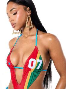 SUMWON WOMEN 海岛主题深V露背吊带连体泳衣，侧边系带设计，饰有加勒比海旗帜印花，适合夏季海滩度假。 - 彩色 - 查看 4