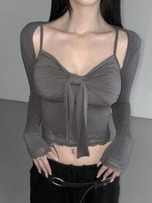 DAZY 女士蕾丝拼接系带V领吊带背心配长袖开衫套装 - 灰色 - 查看 3