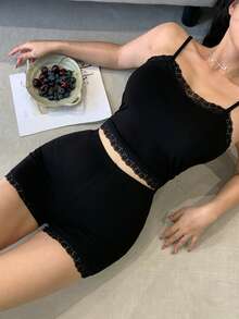 DAZY 性感蕾丝拼接露脐吊带背心和超短裤女士睡衣套装 - 黑色 - 查看 9