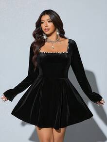 Viva Relle Plus Size Women's Black Velvet Vintage French Elegant Dress With Pearl Collar Decoration, Long Sleeve, Waist Fitted And Flared Hem, Luxury Elegant Cocktail Dress Suitable For Party And Halloween Black Velvet Dress Black Dress Long Sleeve Velvet Long Sleeve Dress Black Mini Dress Black Club Dress Slay Diva Dress Black Square Neck Dress - Black - View 1