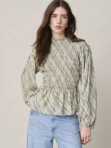 Nöista 灰绿色格纹修身长袖上衣。这款优雅的上衣采用荷叶边立领、修身A字廓形和剪裁合身的灯笼袖，凸显女性曲线。适合春夏日常穿着及轻度正式场合。 - 綠色 - 查看 4