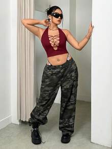 SHEIN ICON 大码女式性感时尚街头风纯色交叉深V领串珠装饰露背露脐吊带上衣 - 酒紅色 - 查看 4