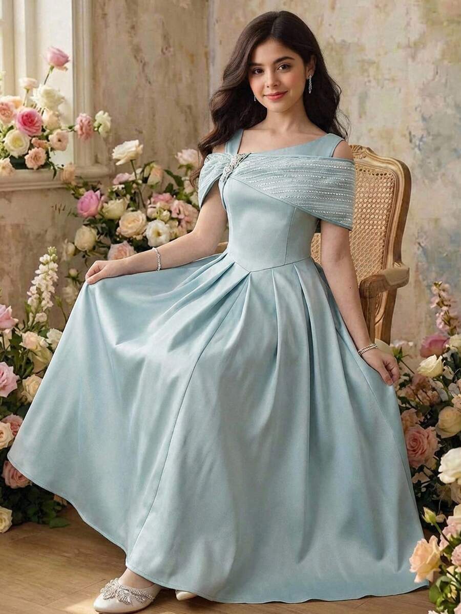 SHEIN Pitira 少女优雅派对礼服，网纱刺绣花卉连衣裙，饰以金属水钻纽扣，不对称荷叶边肩部设计A字裙摆，正式婚礼伴娘礼服 - 綠色 - 查看 1