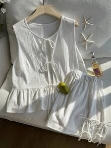 SHEIN EZwear 大尺碼女款純棉兩件套，白色紅白格紋繫帶前襟三蝴蝶結上衣與短褲，夏季海灘度假居家休閒套裝 - 白色 - 查看 1