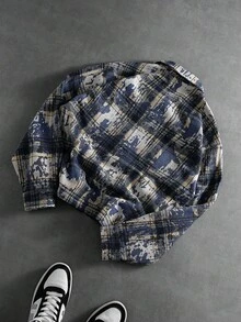 PAVTROS Camisa Xadrez Vintage Masculina, Folgada, Grunge, Manga Longa, Streetwear Camisa Boxy de Manga Longa com Zíper na Frente, Reinterpretação Retrô, Padrão Xadrez Clássico e Desgastado, Acentos Numéricos Minimalistas, Marcante e Moderno, Fusão de Estilos Contemporâneos e Vintage, Adequado para Casual, Streetwear, Outdoor, Festas Temáticas, Looks de Moda, Presentes de Férias, Presentes para Namorado/Marido - Azul Marinho - Visão 2