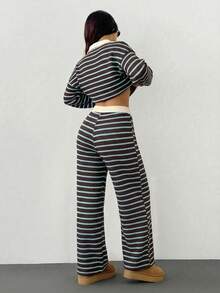 SHEIN PETITE 女款2件套棕色條紋V領落肩長袖T恤與鬆緊腰長褲，冬季毛衣套裝，秋季休閒居家返校穿搭，適合嬌小女性 - 棕色 - 查看 2