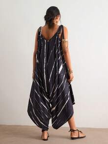 Freevana Bohemian Black Line Floral Print V-Neck Maxi Jumpsuit, Loose Wide Leg Vacation Style Romper, Slimming Drape Casual Jumpsuit, Summer - Black - View 2