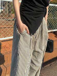 FRIFUL 女士不对称下摆抽绳褶皱T恤和条纹阔腿七分裤两件套度假套装（夏季） - 黑色 - 查看 6