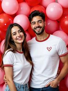 Manfinity Homme Áo thun nam cỡ lớn mới, vẽ tay hình trái tim và kẻ sọc, kiểu dáng thường ngày, phù hợp cho mặc hàng ngày và trang phục ngày Valentine, áo thun hình trái tim ngày Valentine. - Nhiều màu - Xem 3