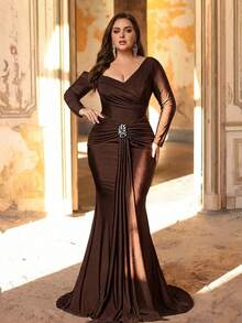 Glamrae 大码优雅棕色弹力针织不对称肩长袖连衣裙，金属腰部装饰，鱼尾前摆，适合婚礼、派对、度假、正式场合（重磅款） - 鏽棕色 - 查看 5