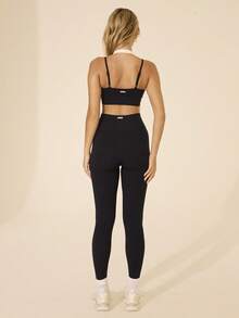 Aralina 罗纹无缝双层露背吊带上衣和打底裤套装 - 黑藍色 - 查看 2