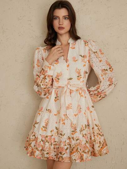 Aveloria Rosie 法式浪漫高端镂空刺绣定位印花度假风性感V领腰带开衩蛋糕裙短款长袖连衣裙