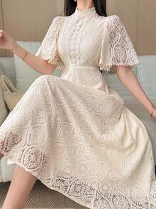 DAZY 女士优雅蕾丝立领荷叶袖中长连衣裙，夏季婚礼宾客礼服，女士吊带裙 - 米色 - 查看 1