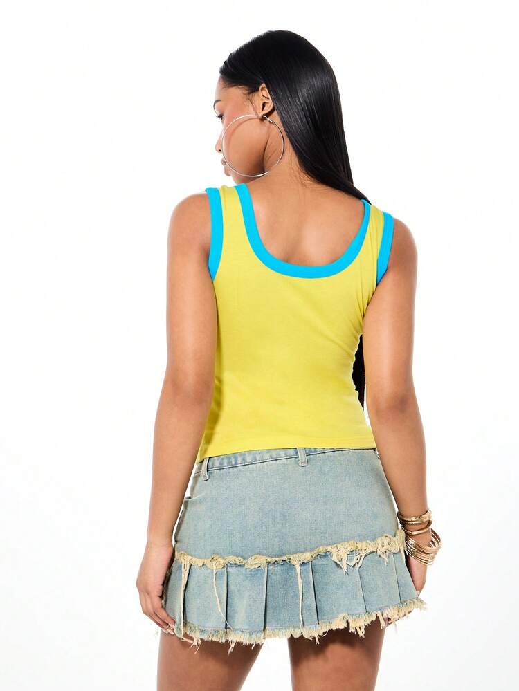 SUMWON Cropped Contrast Trim Graphic Tank Top With Gothic Style Text Print Summer Festival Streetwear Bodycon Fit