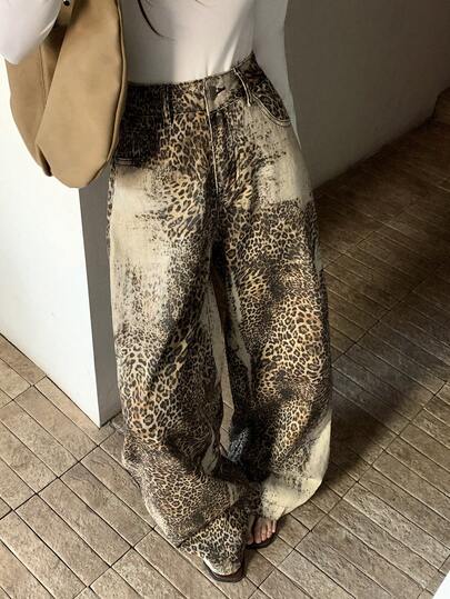 DAZY Women's Loose Fit All-Over Leopard Print Relaxed Denim Jeans