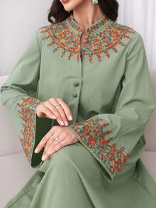 Al Najma V领前开襟纽扣波西米亚风刺绣阿拉伯连衣裙 - 綠色 - 查看 1