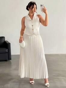 Firerie Sang trọng, tinh tế, lãng mạn, tối giản, trang nhã, thời trang, công sở, thành thị, sành điệu. Bộ 2 món gồm áo vest cổ ve, khóa kim loại và chân váy dài xếp ly màu be, hàng mới về. - Màu be - Xem 5