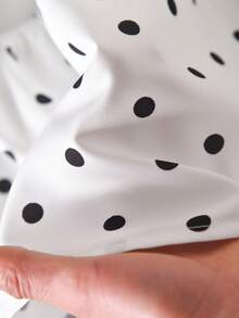 CosyJoli Atasan Camisole Kasual Wanita Ukuran Plus dengan Hiasan Ruffle dan Pita di Bagian Belakang - Hitam dan Putih - View 6