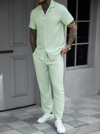 Manfinity CasualCool 2 st. Herr Casual Enfärgad Texturerad Kortärmad Skjorta Och Dragsko Midja Lösa Raka Byxor Set, Herr Tvådelade Outfits, Herrkläder, Mysiga Outfits