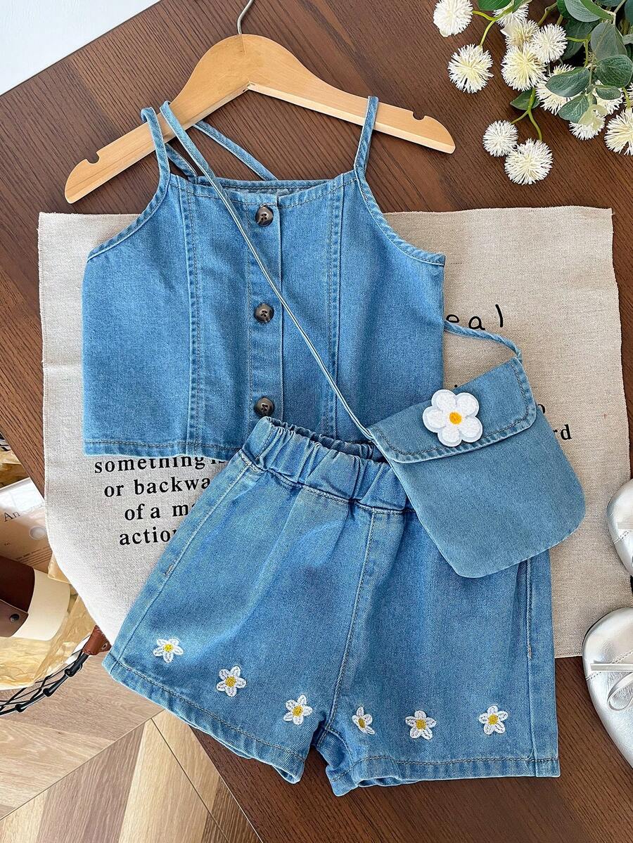 SHEIN Genkimix Kids 3pcs/Set Young Girl Front Button Denim Cami Top And Daisy Flower Emboidery Denim Short And Crochet Flower Bag, Holiday Denim Sets - Blue - View 1
