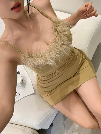 DAZY 女士短款无袖睡裙，毛领装饰，收腰设计，适合春夏穿着