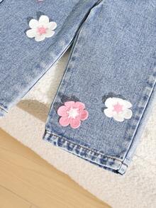 SHEIN 女婴时尚可爱浅蓝色牛仔裤，饰有花卉刺绣，直筒阔腿牛仔裤 - 藍色 - 查看 6