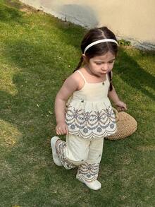 SHEIN 2pcs Baby Girl Ditsy Floral Camisole Top And Long Pants Set - Multicolor - View 8