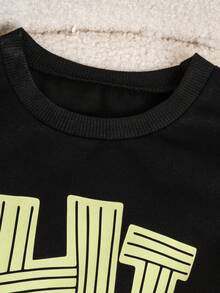 SHEIN 两件套幼儿男童无袖背心短裤套装，黑色无袖背心饰有“Hi”字母图案，宽松休闲短裤，夏季套装 - 彩色 - 查看 5