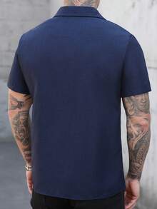 Manfinity Homme 男士简约印花褶裥短袖衬衫，适合正式或休闲场合，休闲度假、用餐、办公、商务、居家休闲皆宜，风格百搭，自穿或送礼皆宜，山本系列畅销衬衫 - 寶藍色 - 查看 2